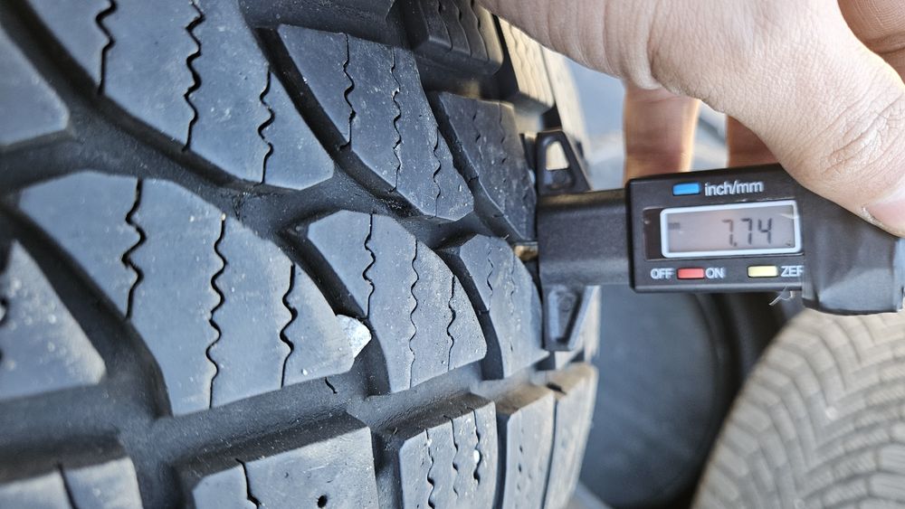 2бр гуми 215 65 16С таурис дот 21