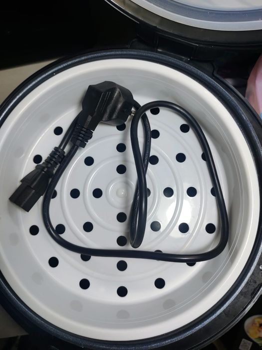 Мультиварка RED Solution RMC-M251 черный-серебристый