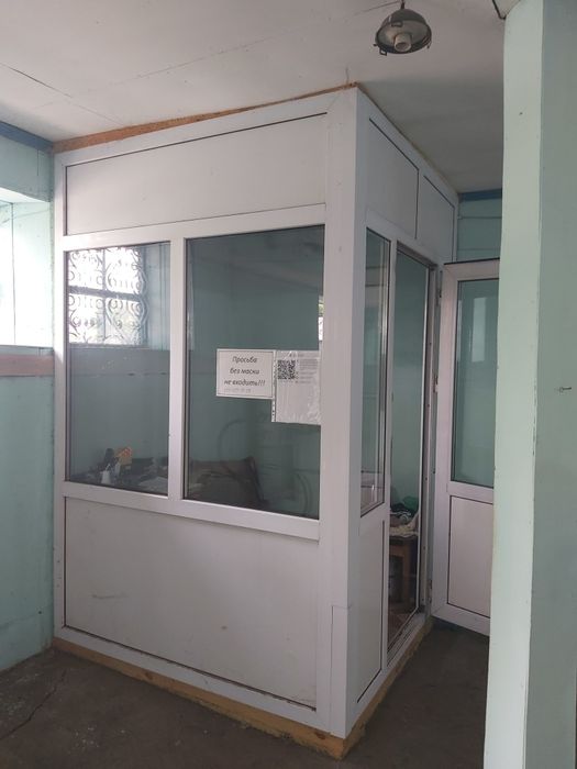 Продам пластиковую кабину.