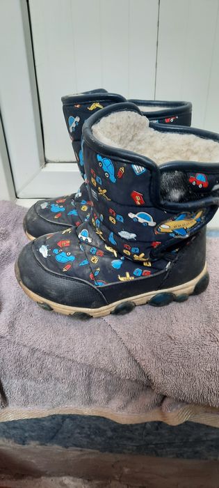 Продам детскую обувь