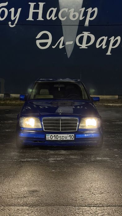 Мерседес 124 Е шка автомат