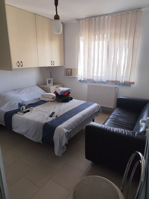 Proprietar, vând apartament 3 camere decomandat,  zona Donici -brutaria  M49