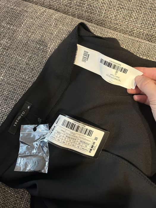 Pantaloni lungi drepți noi cu eticheta