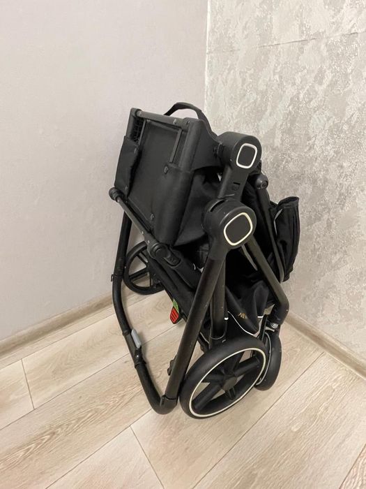 Продам детскую коляску