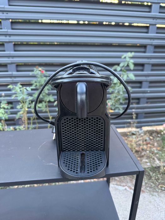 Espressor cu capsule Nespresso Inissia Black, 19 bari, stare perfecta