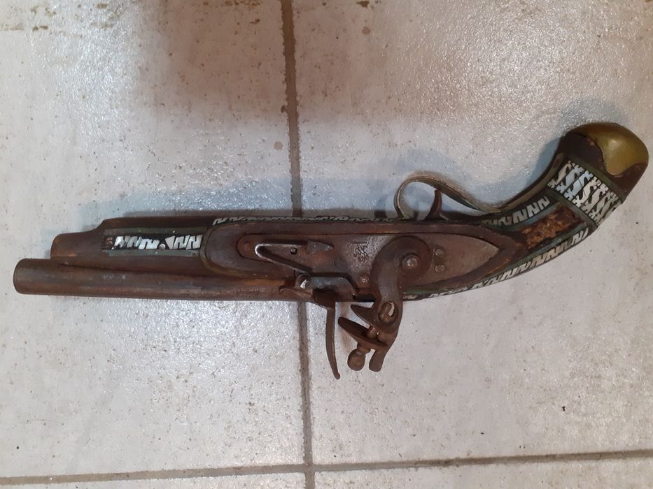 Стар кремъчен пистолет,пищов,оръжие,пушка