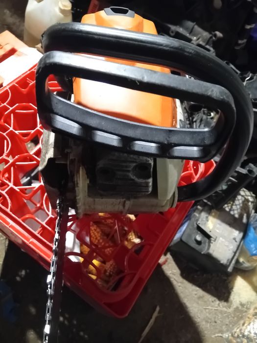 Vând drujba stihl 181