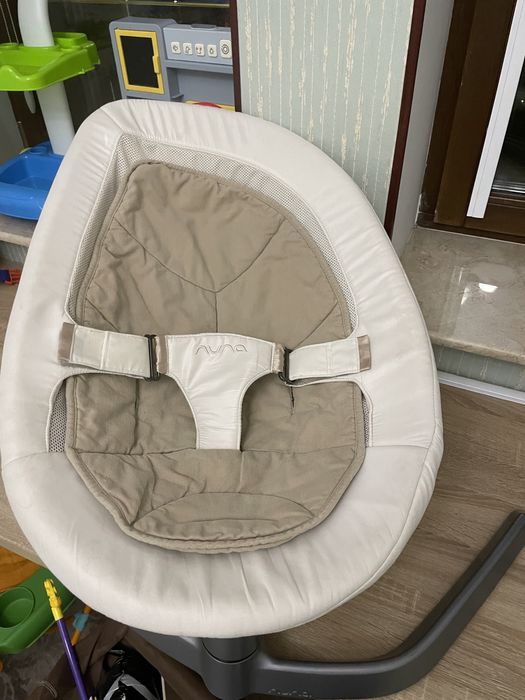 Шезлогн детский Nuna Leaf Cinder