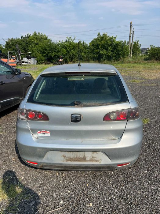 Dezmembrez Seat Ibiza 6L facelift 1,2 benzina gri argintiu 4 usi 2006