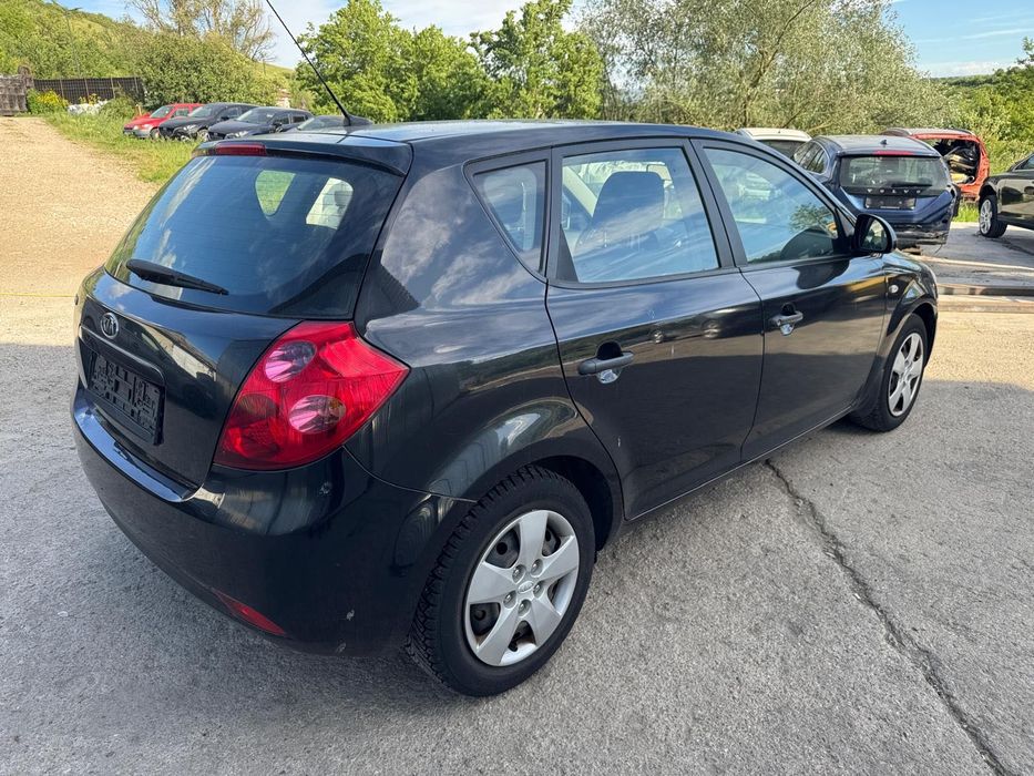Dezmembrez Kia Ceed ED Hatchback 1.4CVVT 2006 2007 2008 2009 2010 2011 2012