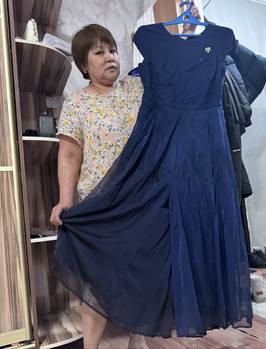 Продам платья вечерние 48-50 рр