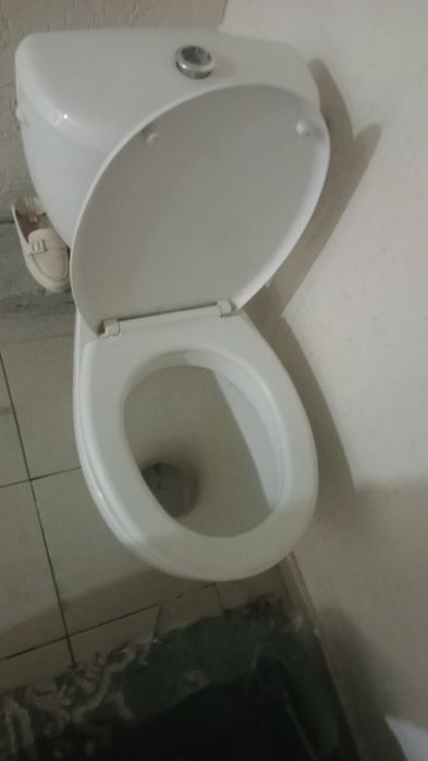 Унитаз б/у сатылады