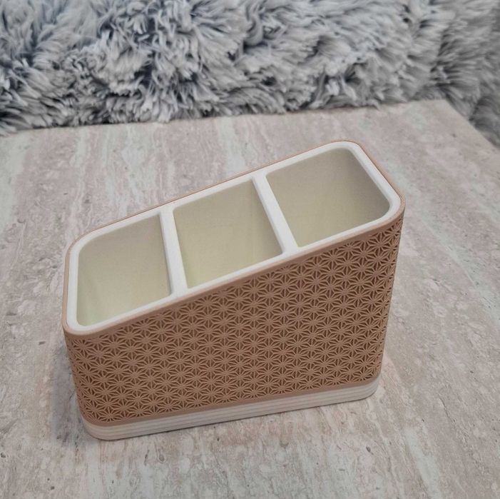 Suport telecomandă triplu – design elegant 3D