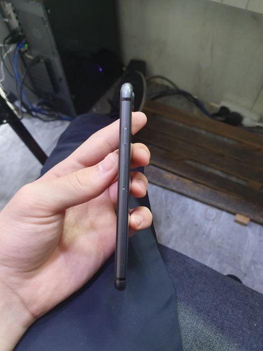 Iphone 8 qora rangda 64gb