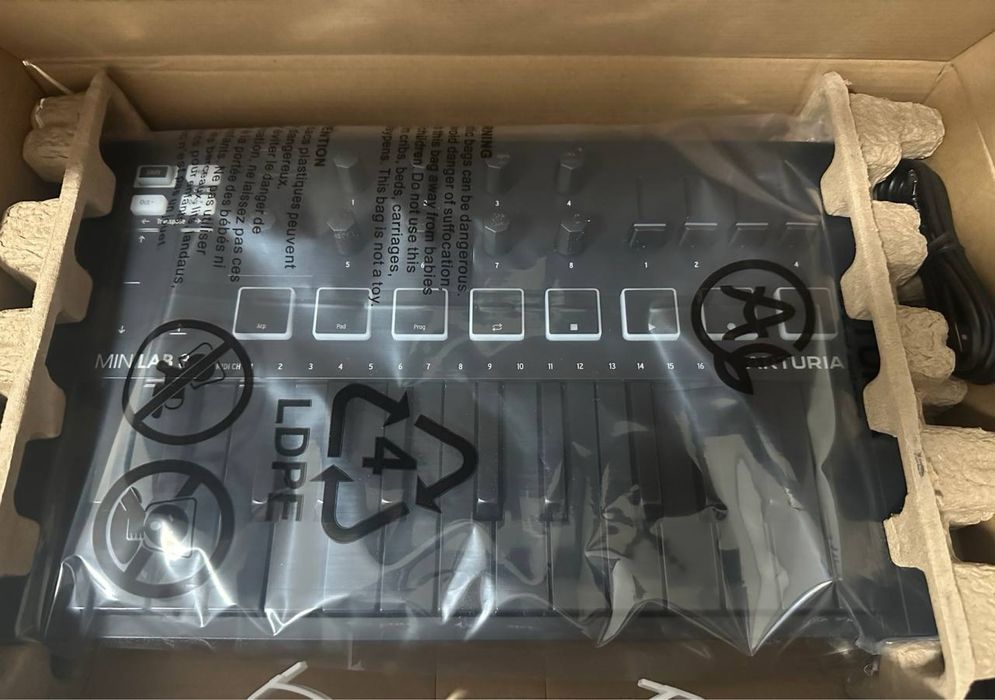 Продам Arturia minilab 3