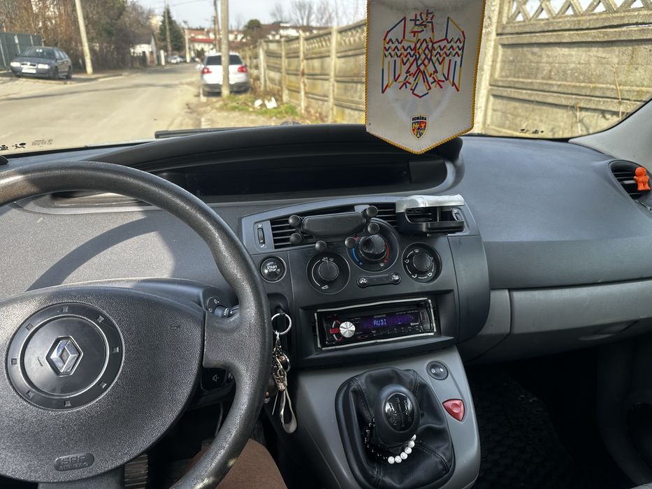 Vand renault scenic  distributie schimbata recent!