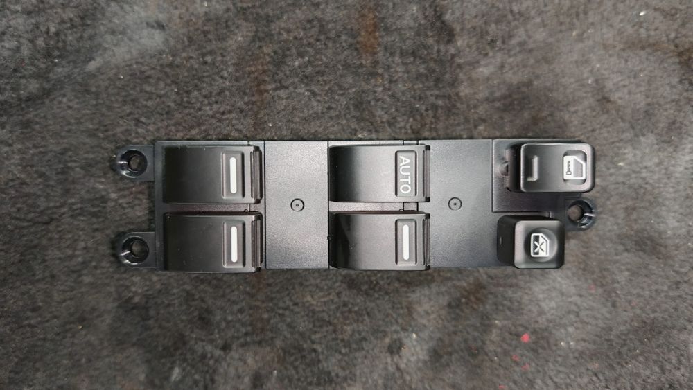 Кнопки стеклоподъёмников Субару