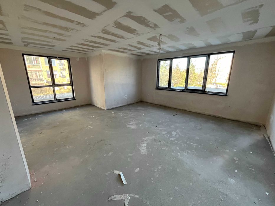 Продава се Тристаен апартамент в Казанлък - 98 кв.м за 1510 €/кв.м - Снимка #1