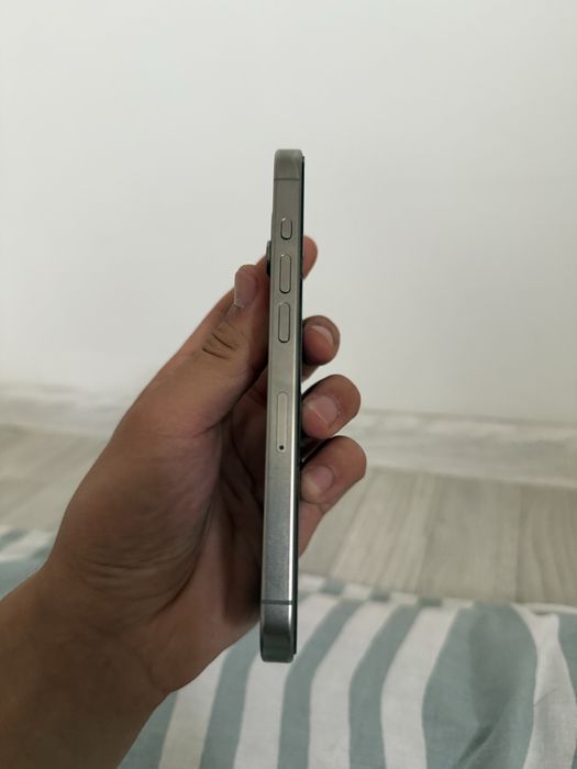 iPhone 15 Pro 256 GB Natural Titanium
