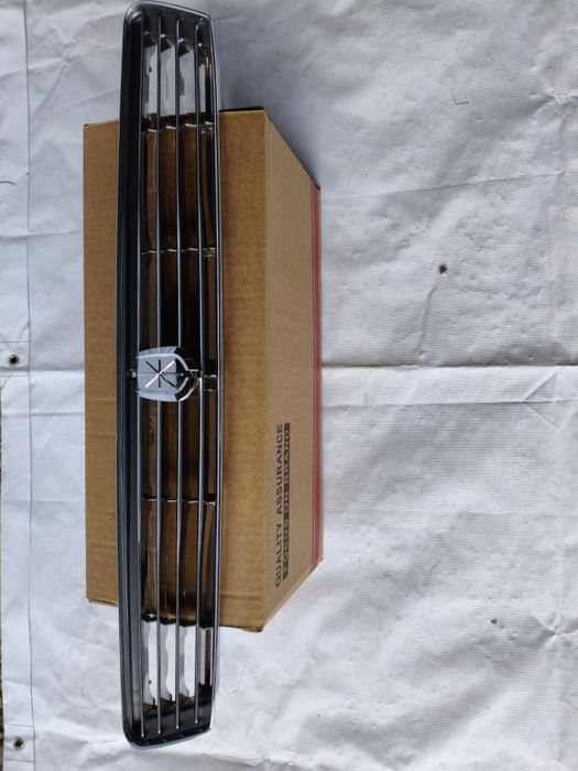 Продаю решетка радиатора Тойота Марк/MARK 2