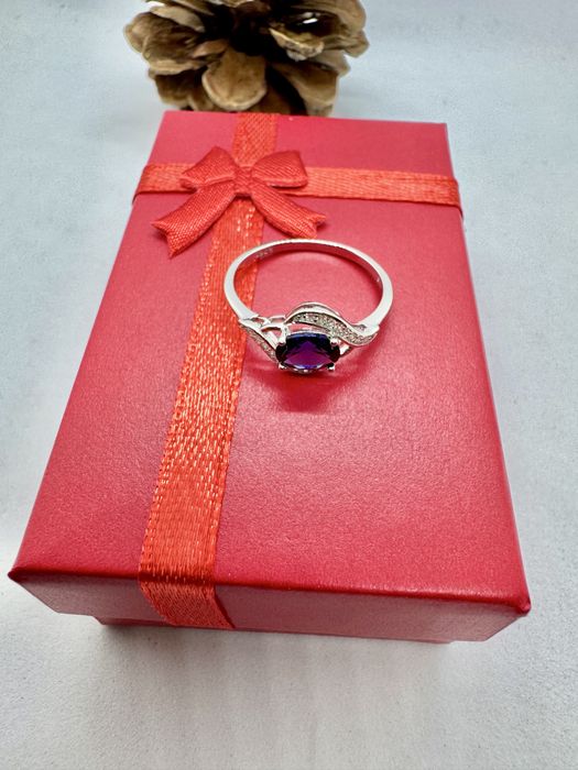 Сребърен пръстен със синтетичен сапфир