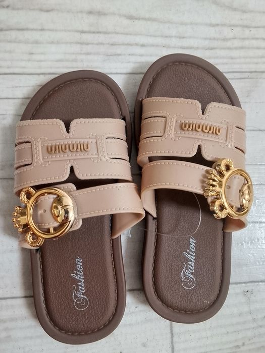 Продам новые детские шлепки