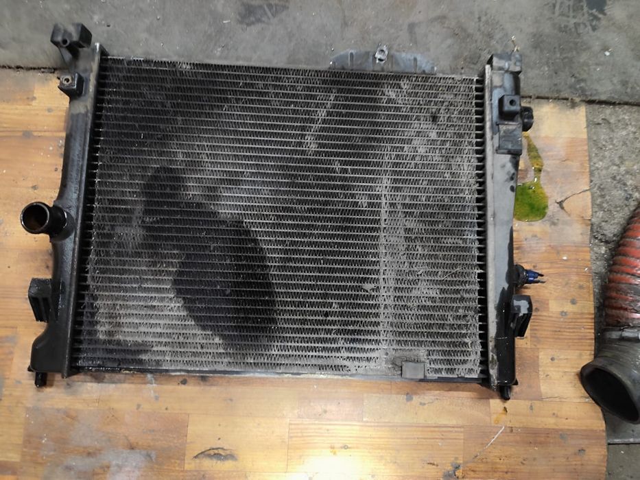 Радиатор охлаждения двигателя Опель Аскона