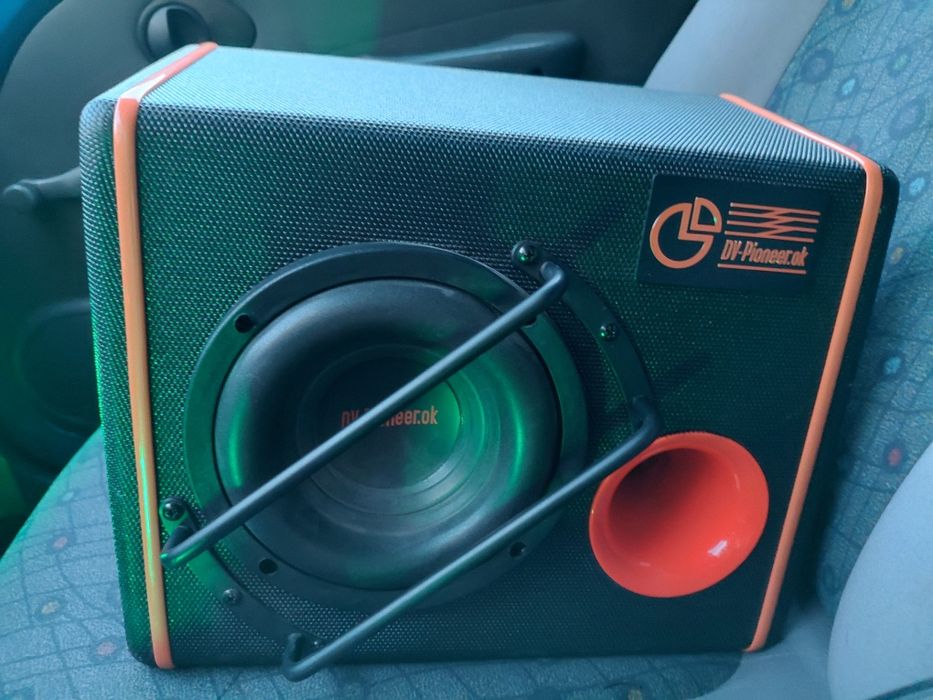 Идалный Самбуфер жёлтый свет