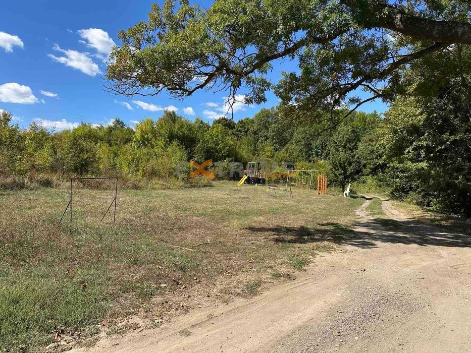 Къща на 20 мин. с авт. от центъра на гр. Варна и на 5 мин. от морето