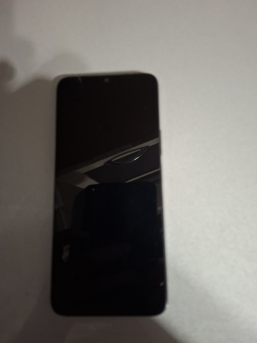 Продаю телефон Honorx6a