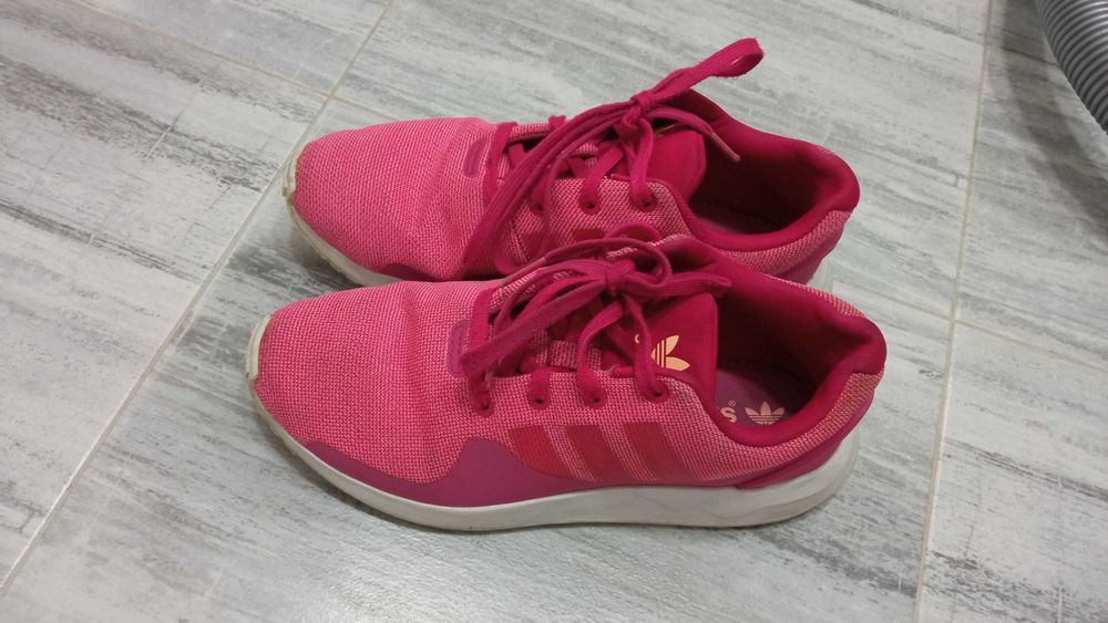 Маратонки  adidas