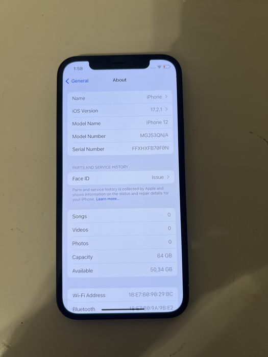 Продавам Iphone 12 ( Black ) 64gb
