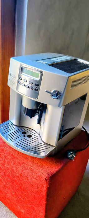 Espressor cafea Delonghi Magnifica