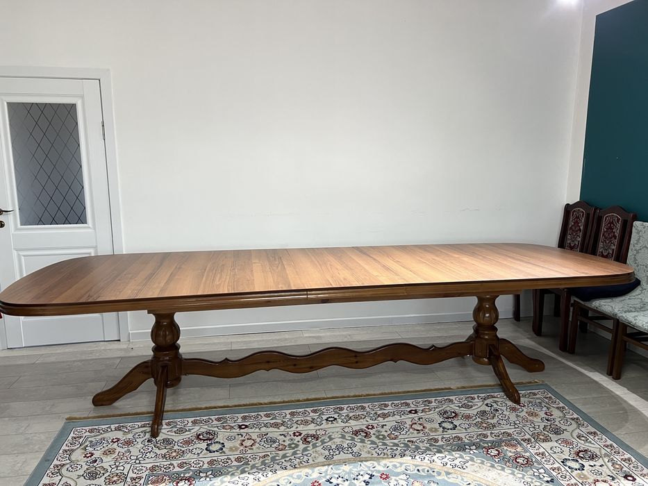 Стол из натурального дерево(дуб)