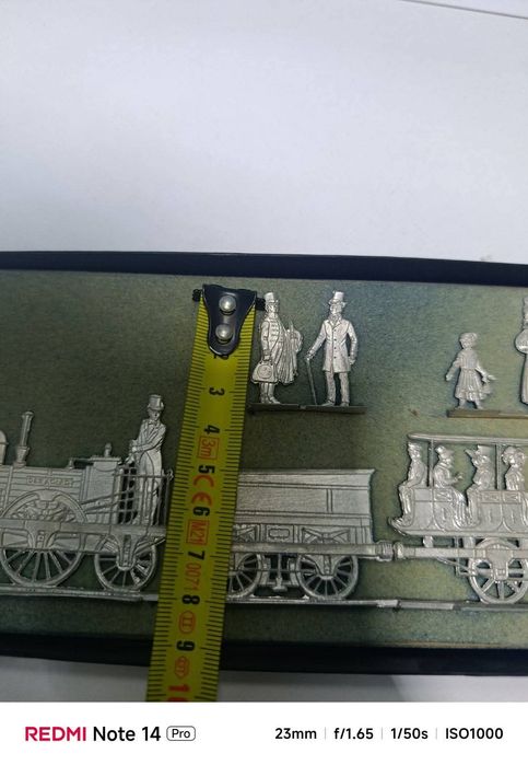 Тенекиени фигурки