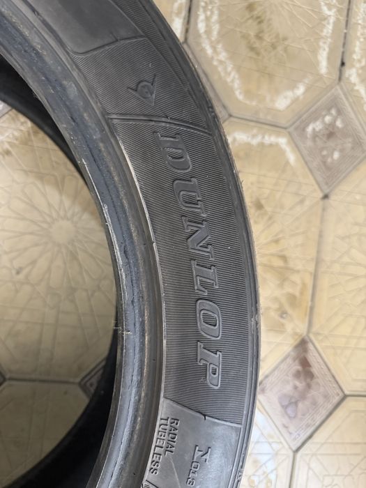 Продам шины Dunlop 245-45 R19