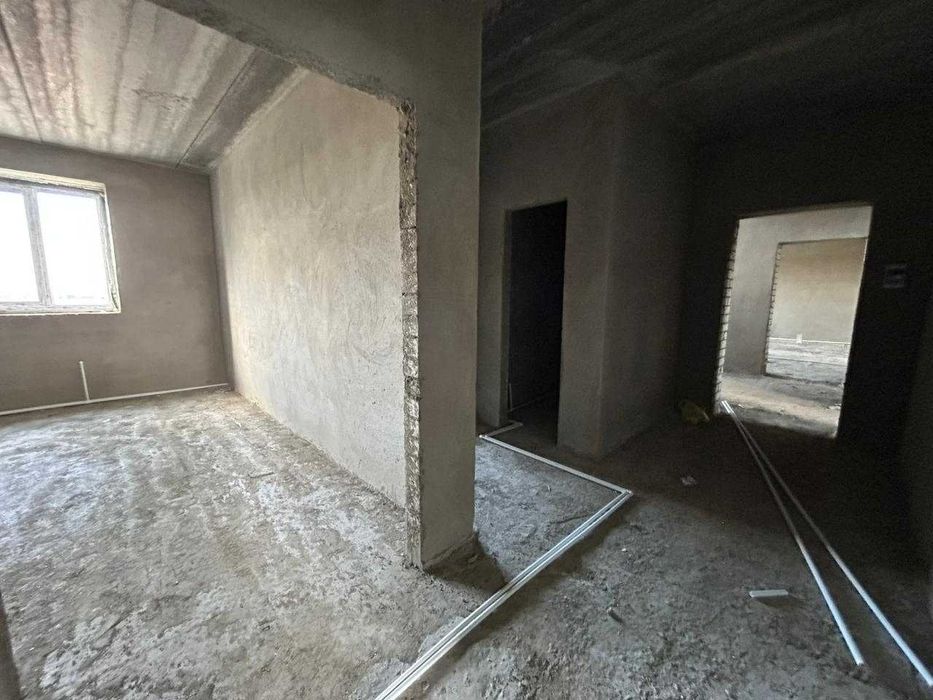 Продам 3х комн кв Батыс черновая