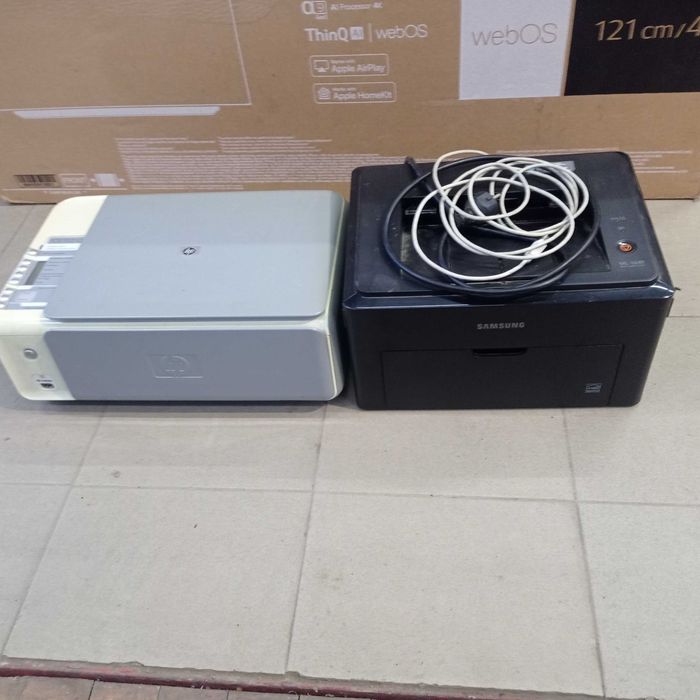 Принтери.Цветен и черно бял.