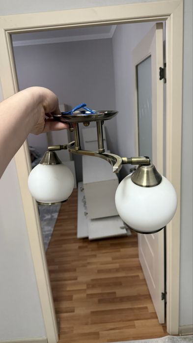 Продам люстры.