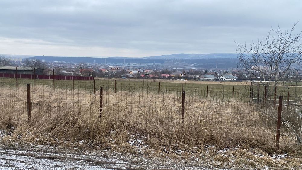 Vând teren în Horpaz