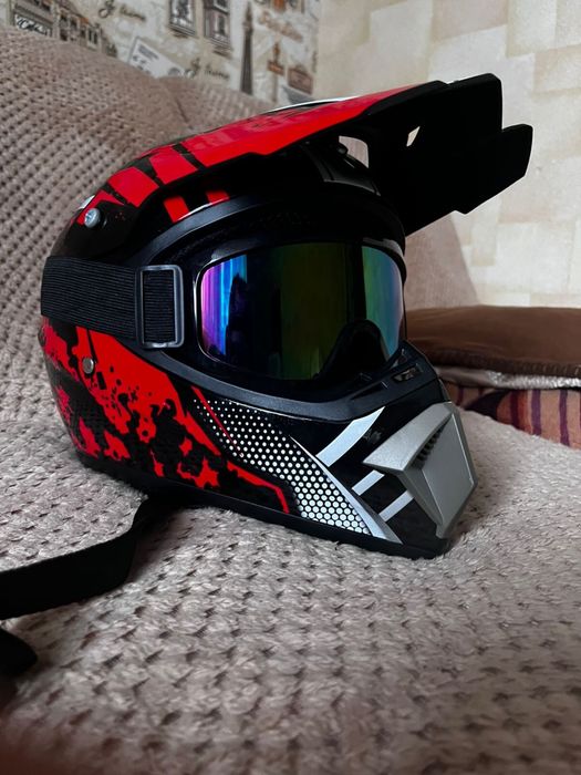 Шлем мотокроссовый