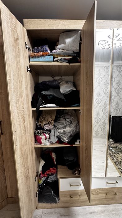 Продаю Шкаф и комод