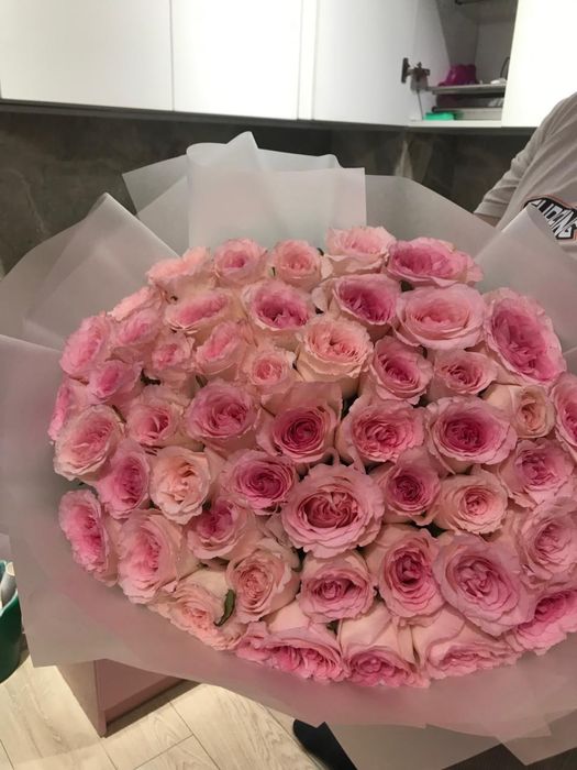 Продается букет из роз за 8000тг