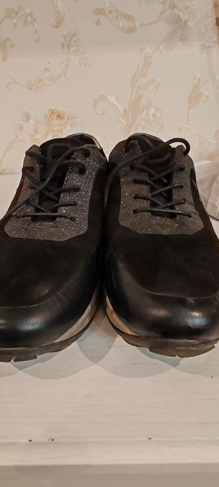Skechers  ARA  mărimea 40 -26 cm - negri - ediție limitată -Superbi