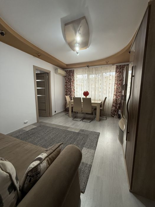 Inchiriez apartament