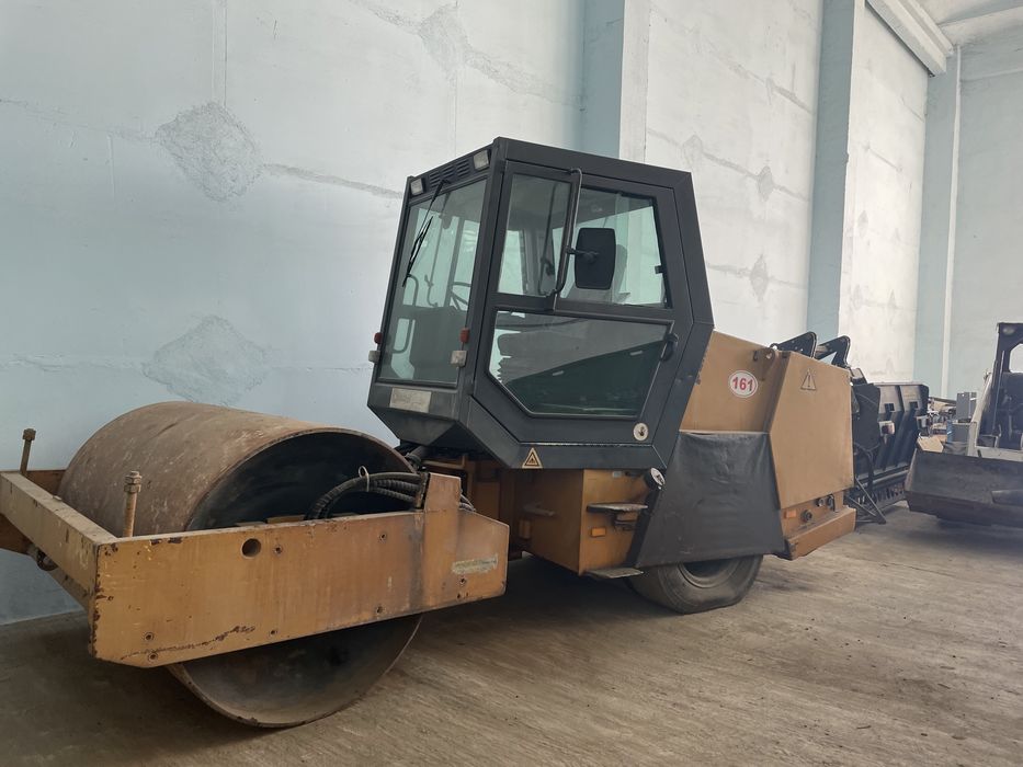 2 Cilindrii Asfalt si terasamaente ABG puma an:1995