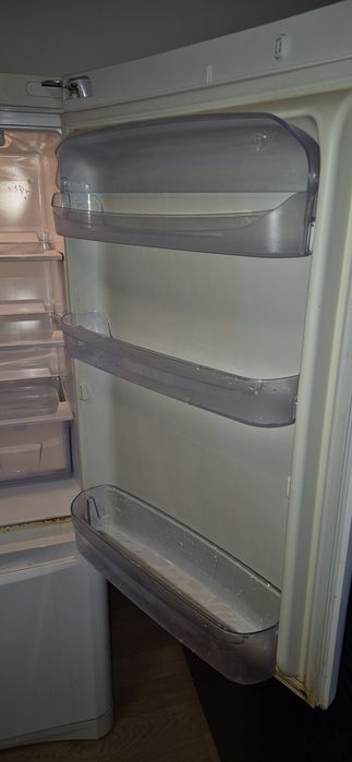 Хладилник  INDECIT