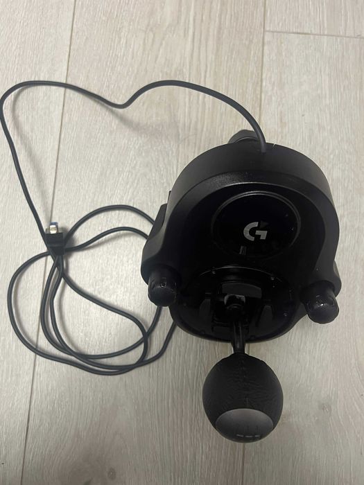 Volan Logitech G923 Trueforce pentru PS5, PS4 and PC