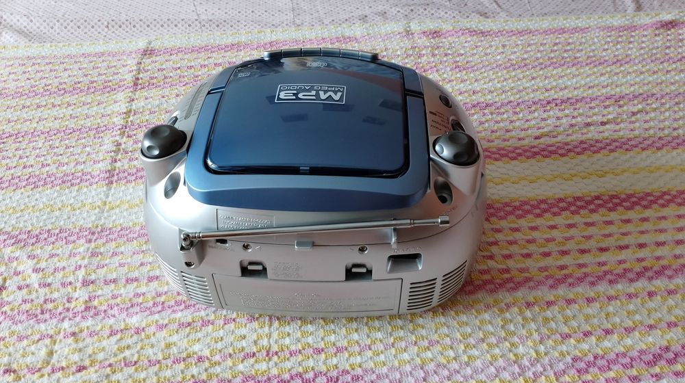 Radio Casetofon Sanyo portabil Retro Boombox