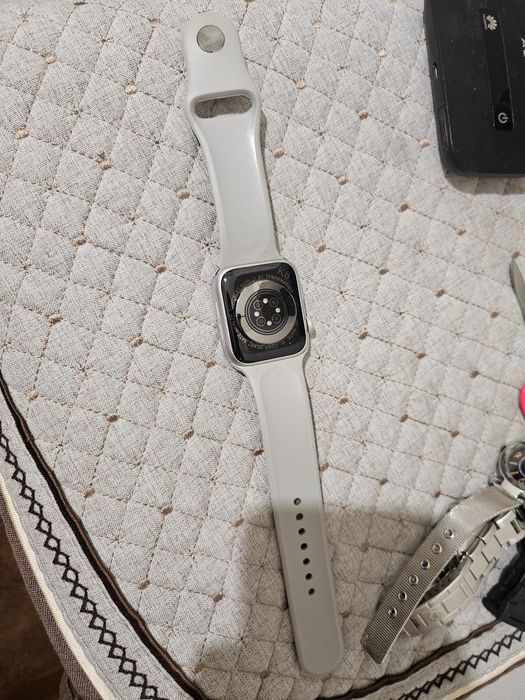 Продам часы ручные бу недорого